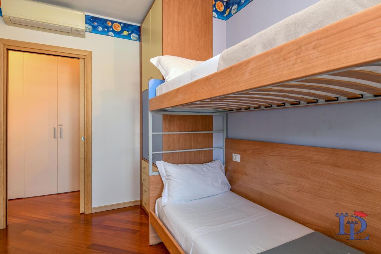 Ferienwohnung DesenzanoLoft Butterfly And Pools Desenzano del Garda Exterior foto