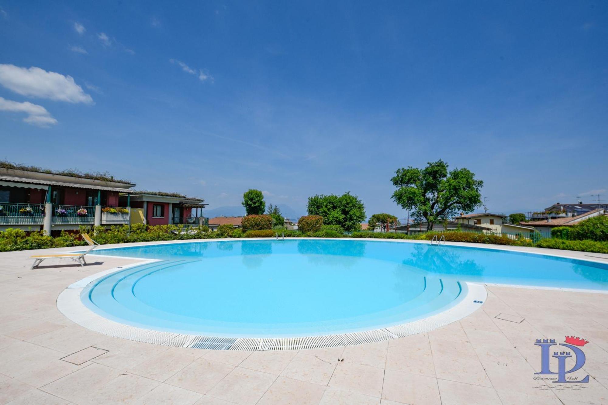 Ferienwohnung DesenzanoLoft Butterfly And Pools Desenzano del Garda Exterior foto