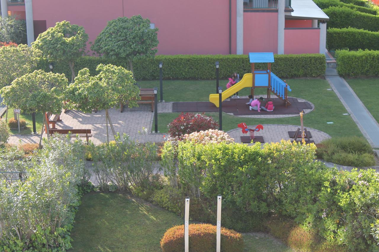 Ferienwohnung DesenzanoLoft Butterfly And Pools Desenzano del Garda Exterior foto