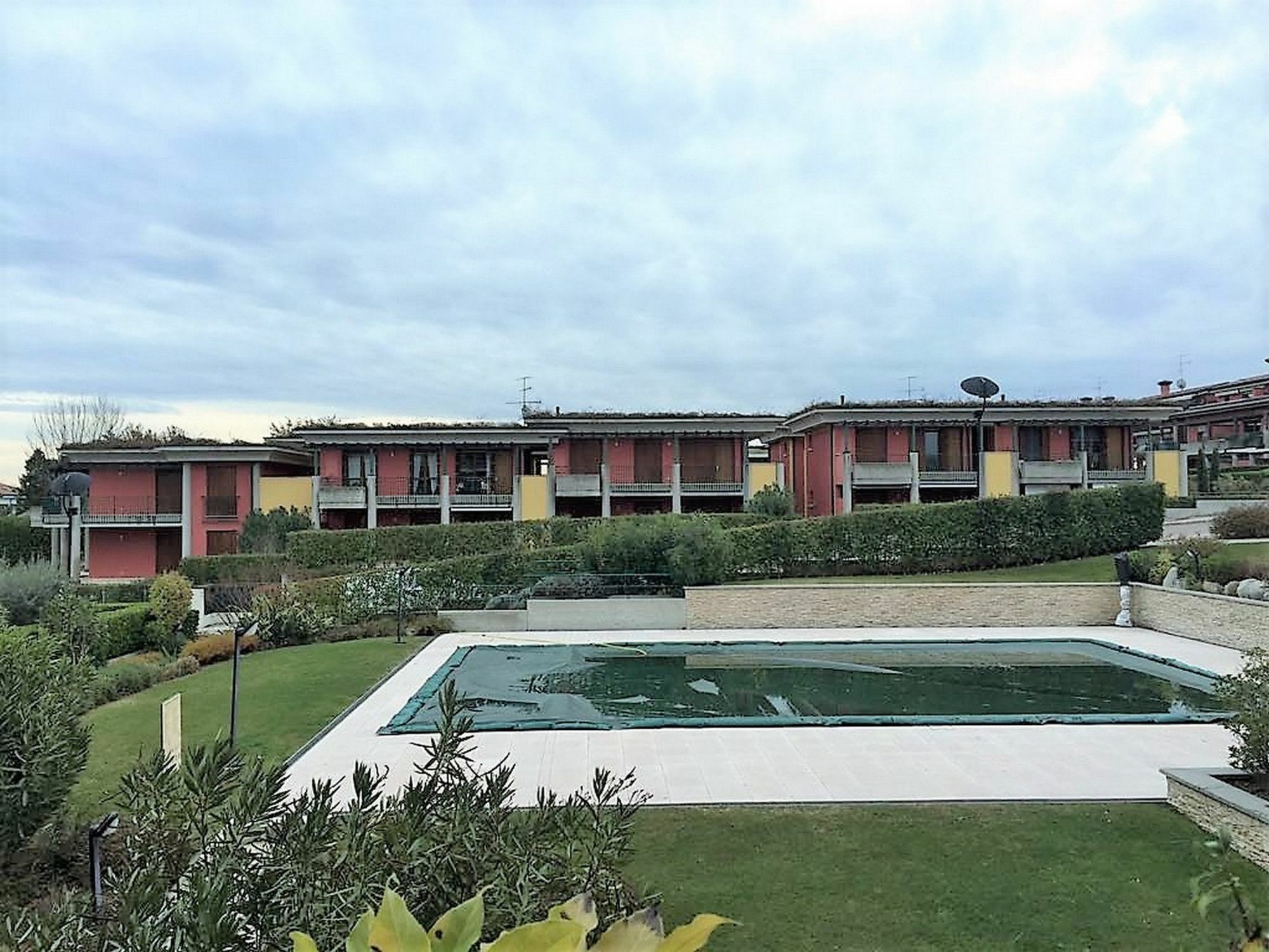 Ferienwohnung DesenzanoLoft Butterfly And Pools Desenzano del Garda Exterior foto